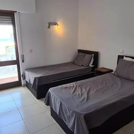 403 - Oura - 2 Bedroom- Sea View Apartamento