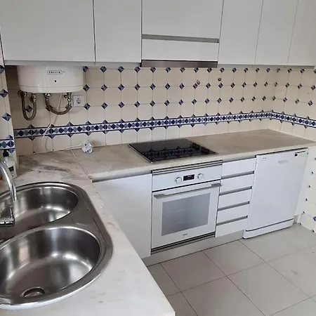 403 - Oura - 2 Bedroom- Sea View Lejlighed *